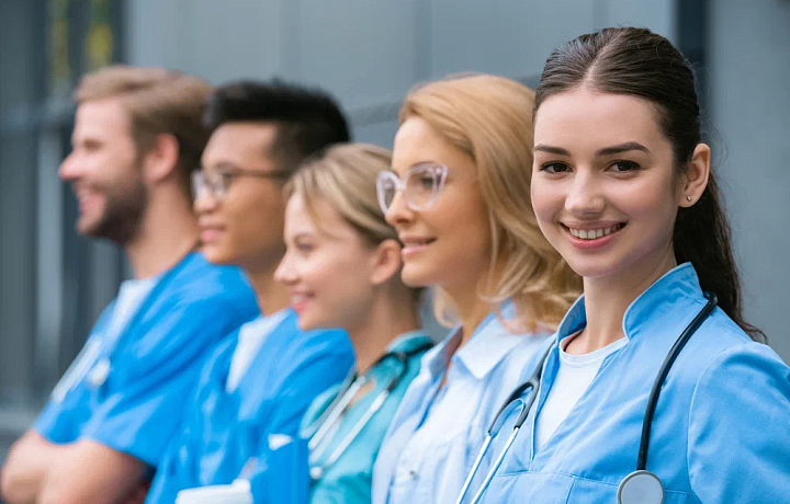 Госдума РФ во II чтении приняла поправки об отработках для студентов-медиков