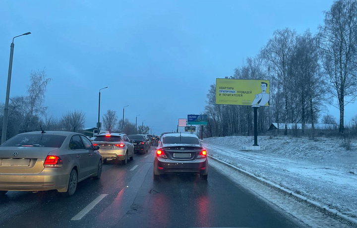 Утром 20 ноября Тула встала в восьмибалльных автомобильных пробках