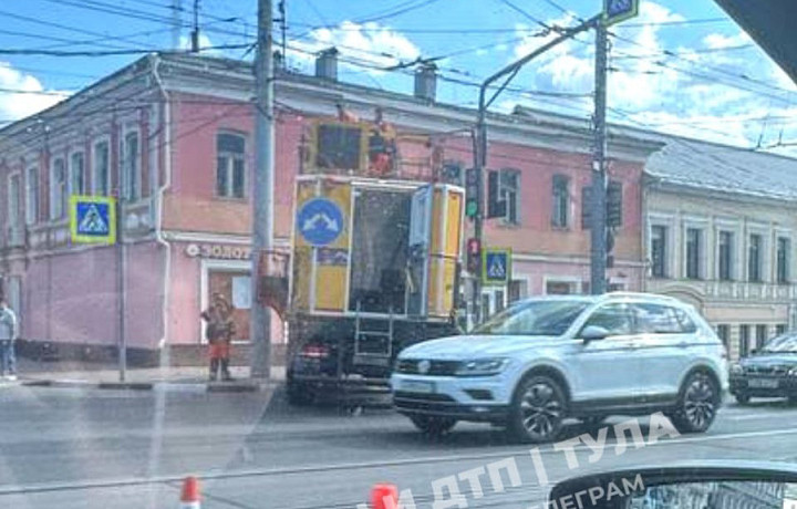 В тульском Заречье встали трамваи и троллейбусы из-за обрыва проводов