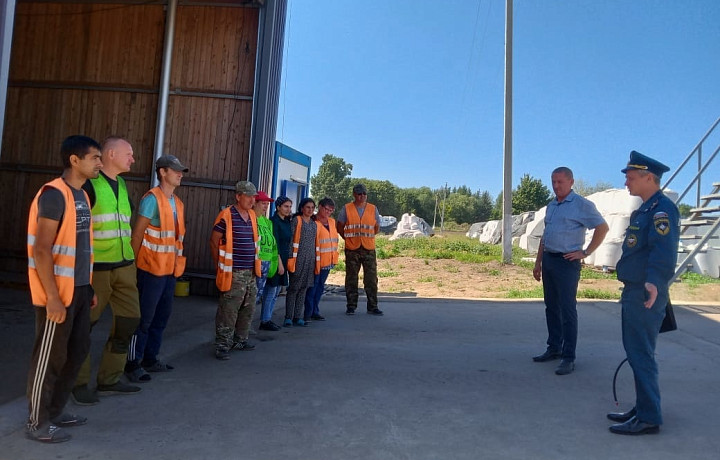 Сотрудники МЧС продолжили предупреждать туляков об опасности пожаров