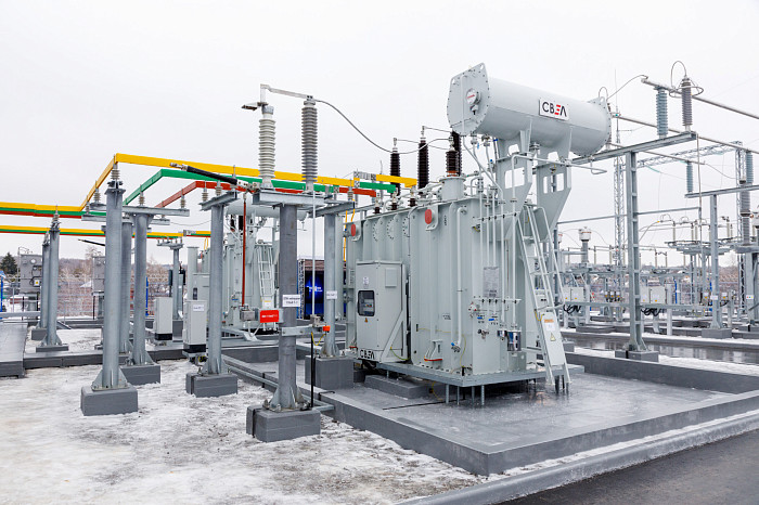 Дюмину и гендиректору «Россетей» Рюмину показали новый питающий центр в Туле