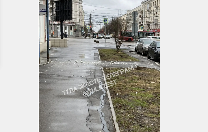 На улице Первомайской в Туле обрушился фасад одного из зданий