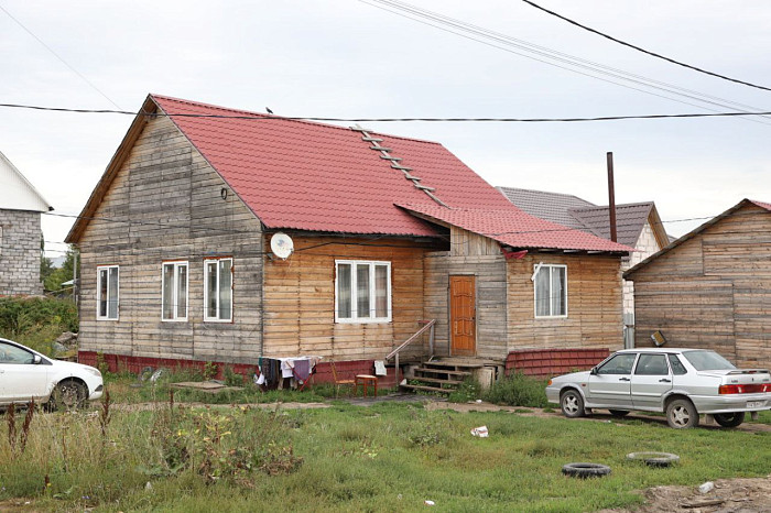 В тульском селе Плеханово продолжили сносить незаконные цыганские постройки