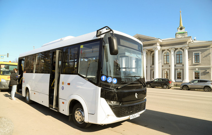 Новый автобус КамАЗ с кондиционером и USB-зарядками обновил транспортный парк Тулы