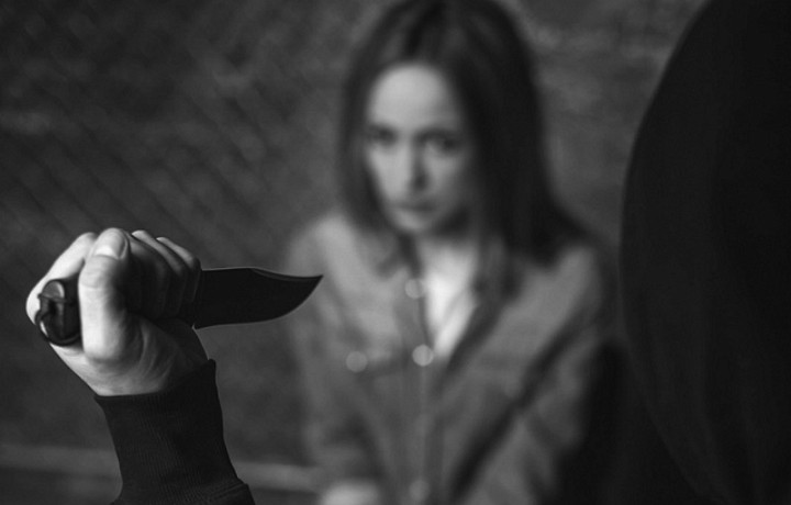 В Узловой мужчина насильно удерживал подругу у себя дома