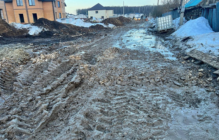 Все еще главная российская беда, минимум – вторая: жители Тульской области утопают в грязи, застревают скорые и пожарные