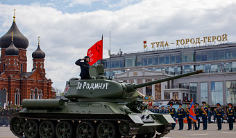 Алексей Дюмин поручил начать подготовку к параду в День Победы в Тульской области
