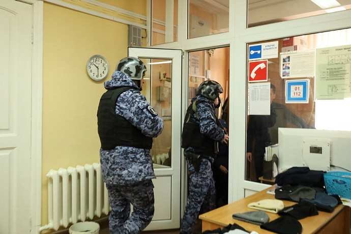 В новомосковских школах прошли проверки по антитеррористической защищенности