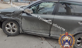 Два водителя пострадали в ДТП на улице Колетвинова в Туле