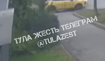 Самокатчик попал под машину на Кутузова в Туле