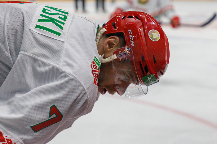 Фоторепортаж: как прошел матч между национальными сборными России и Беларуси