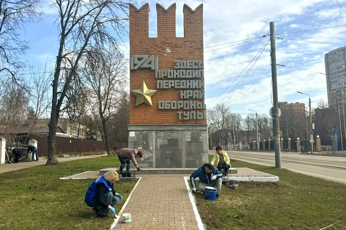 Депутаты Тульской городской Думы приняли участие в субботнике