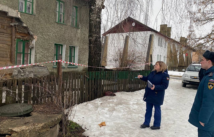 Тульская прокуратура инициировала проверку обрушения облицовки одного из домов в Донском