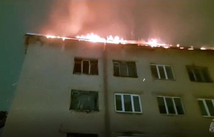 Опубликовано видео пожара в ясногорском общежитии