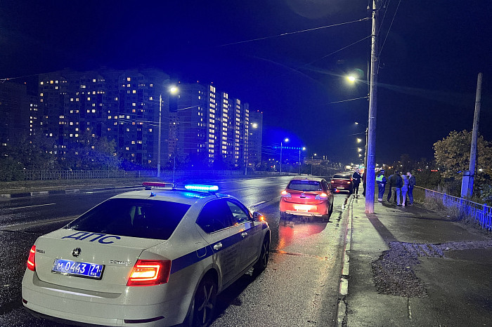 «Пробиты шины и покрышки, погнуты диски»: пострадавшие из-за ямы на Павшинском мосту в Туле автомобилисты рассказали подробности