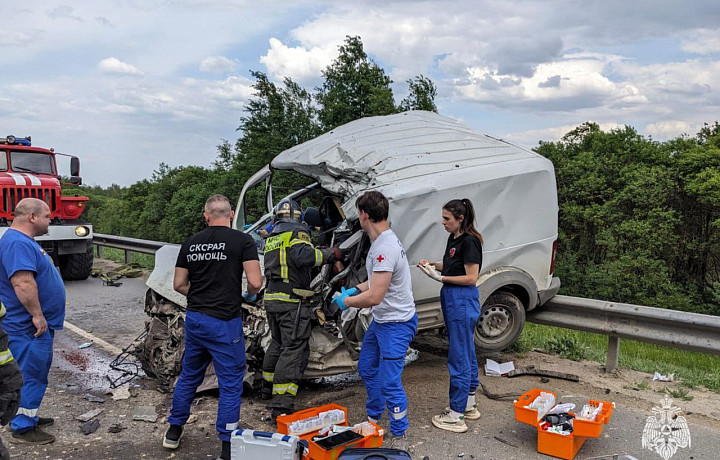 Появились фото с места ДТП на трассе М-2 «Крым» под Тулой