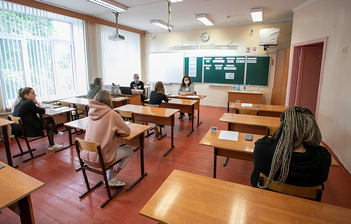 Средняя зарплата учителей в Тульской области превысила 40 тысяч рублей