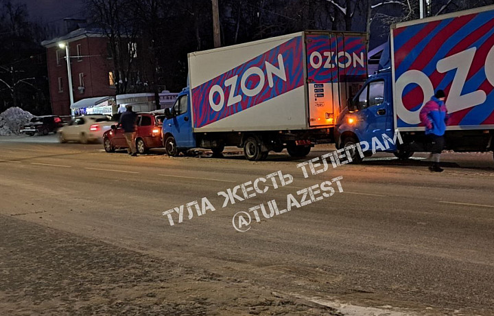 В Туле произошло массовое ДТП с грузовиками Ozon