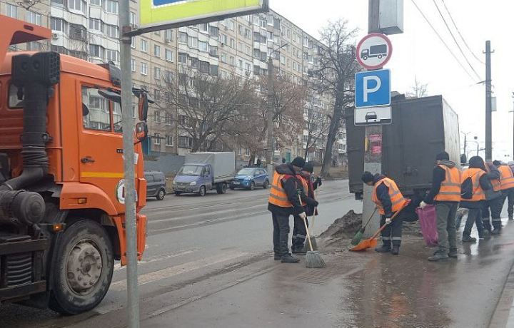 В Туле 25 марта продолжится уборка дорог и тротуаров от мусора и смета