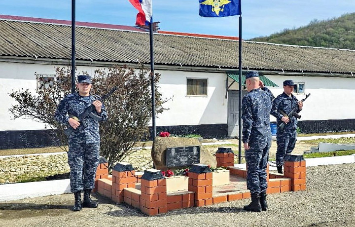 В Тульской области почтили память погибших полицейских Максима Алехина и Максима Родионова