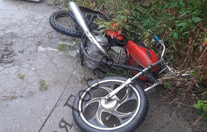 14-летний мотоциклист попал в больницу после столкновения с Lada Kalina в Киреевском районе