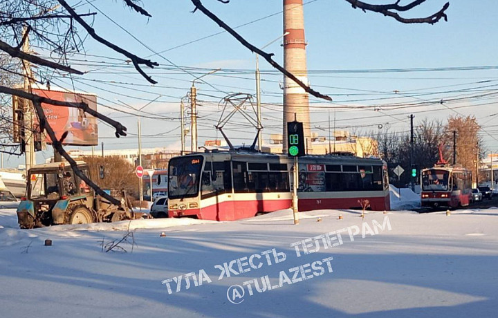 В Туле остановлено движение трамваев у Павшинского моста