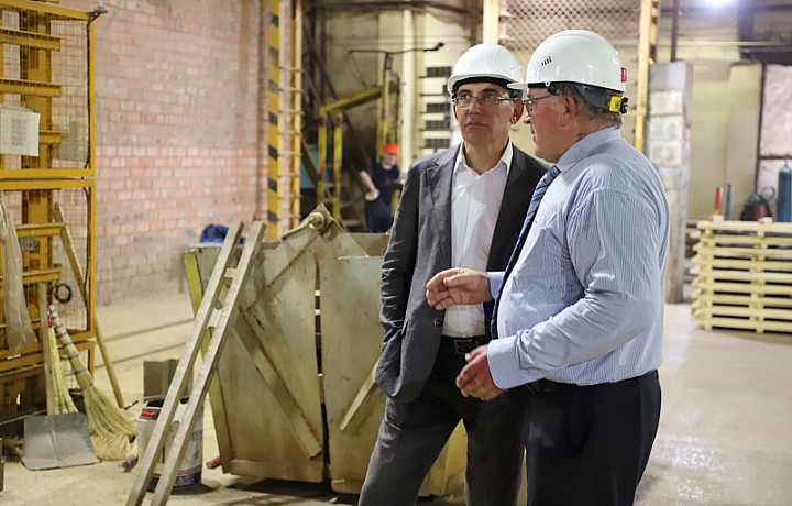 Глава администрации Тулы посетил кирпичный завод