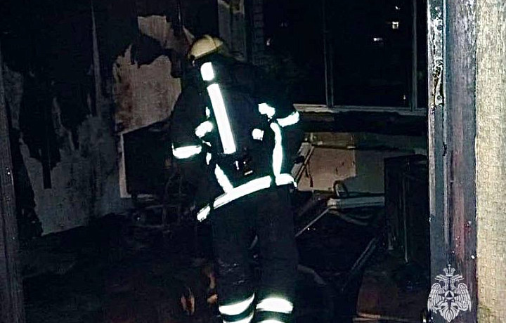 Мужчина погиб при пожаре в квартире на улице Хворостухина в Туле
