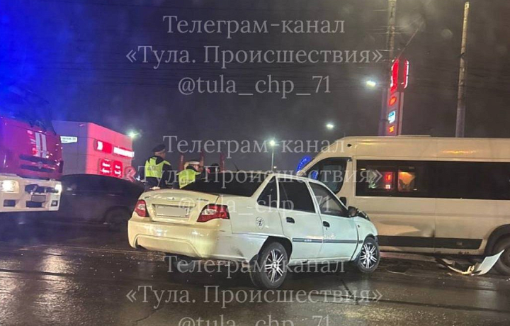 Жители Тулы сообщили о новом ДТП с маршруткой на Пролетарском мосту
