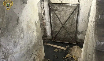 Жильцы дома в Узловой пожаловались на затопленный подвал