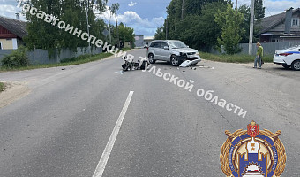 В Богородицке внедорожник столкнулся с мопедом