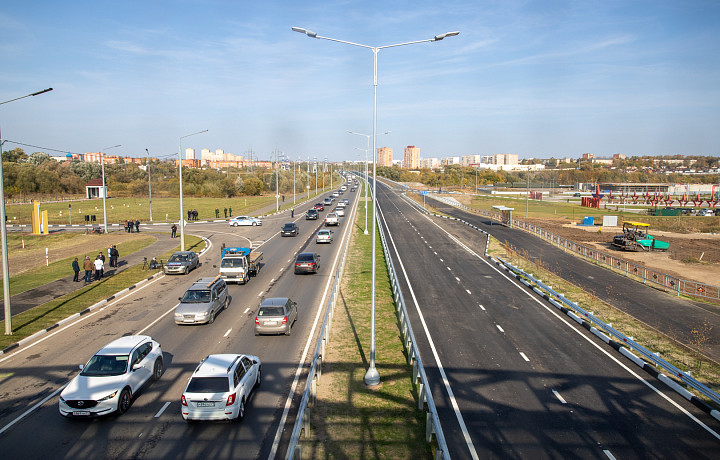 Автомеханик рассказал, зачем нужна скрытая кнопка под педалью газа