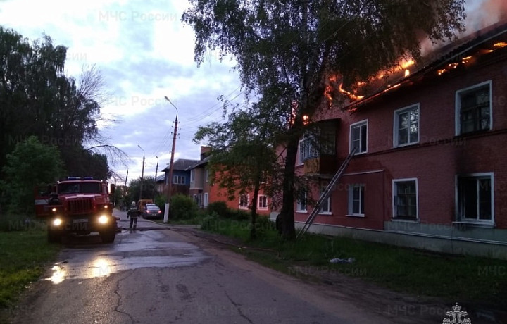 При ночном пожаре в жилом доме в Донском Тульской области погибла 63-летняя женщина