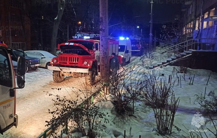 Трое тульских хоккеистов спасли людей из пожара в ночь на Рождество