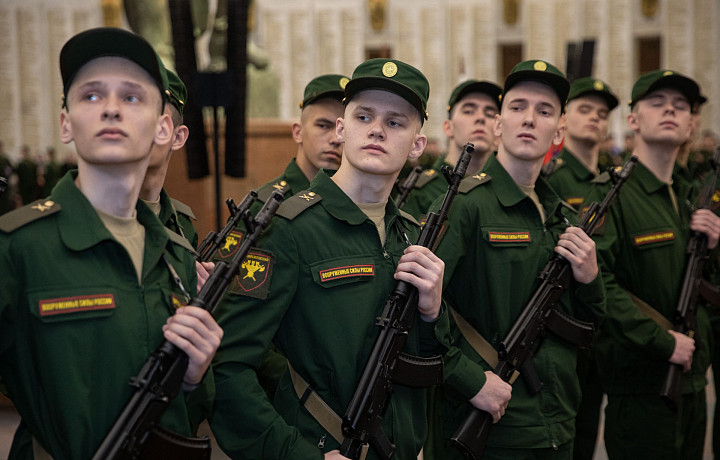 Новобранцы Преображенского полка из Тульской области приняли присягу в Музее Победы