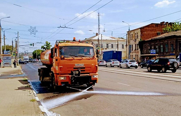 На уборку улиц Тулы 6 июля выйдут 325 рабочих и около 70 единиц техники