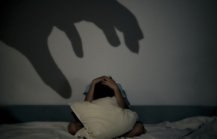 Свалка информации или зеркало души: почему ночью мы видим кошмары, и о чем говорят повторяющиеся сны?