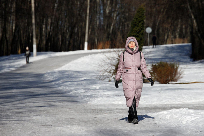 Дети на катке, бабушки – на качелях: в Тульскую область пришла календарная весна