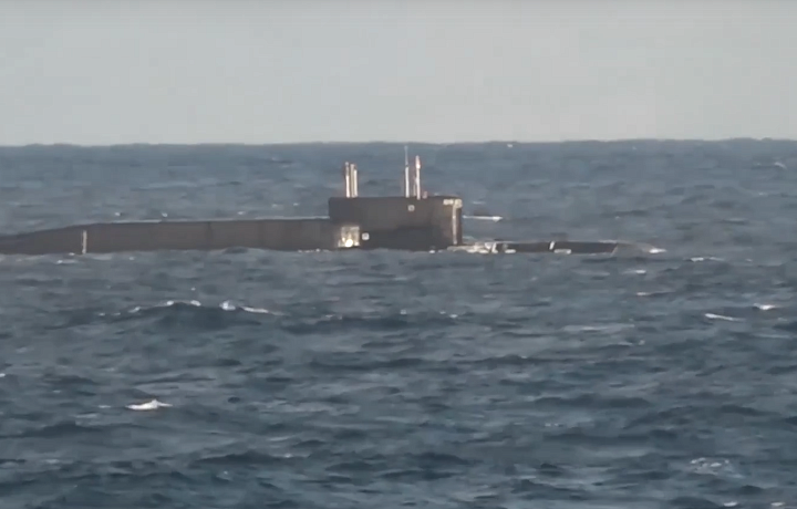 С подводной лодки стратегического назначения «Тула» пустили баллистическую ракету «Синева»
