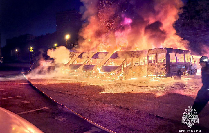 Машины в микрорайоне «Левобережный» в Туле могли поджечь