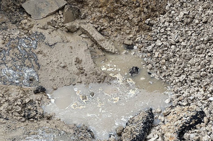 Яму на улице Каминского в Туле начали ремонтировать