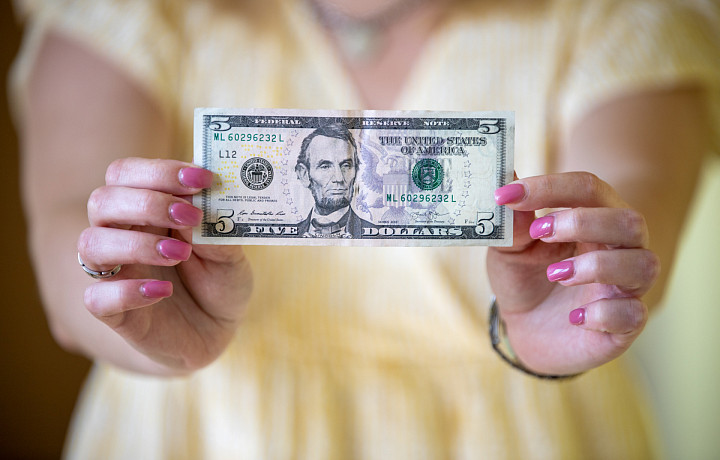 Хранят ли туляки сбережения в валюте? Результаты опроса Тульской службы новостей