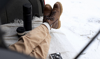 Иногда стоит начать не с лекарств, а с обуви: как правильно подобрать зимние ботинки, чтобы не мерзнуть и не болеть