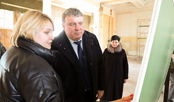 Глава тульской администрации Илья Беспалов осмотрел ход ремонта в гимназии №11