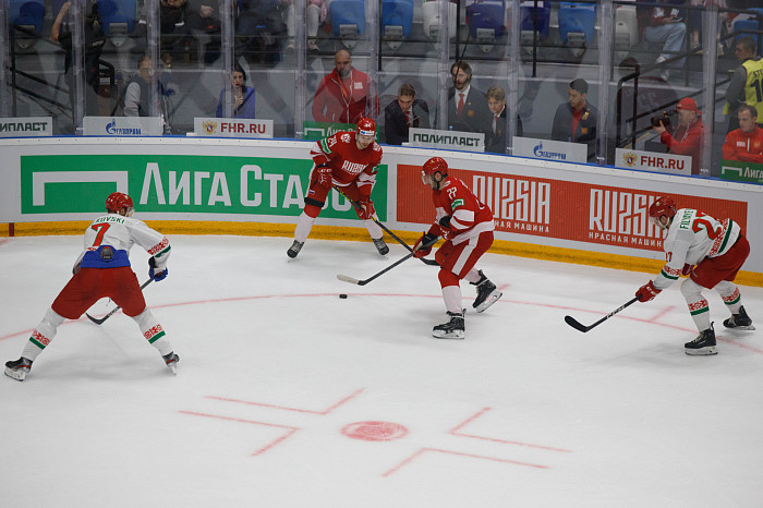 Фоторепортаж: как прошел матч между национальными сборными России и Беларуси