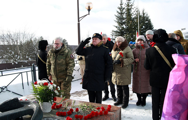 В Тульской области почтили память героев крейсера «Варяг»