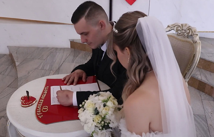 44 пары поженились в красивую дату 25 июня 2025 года в Туле