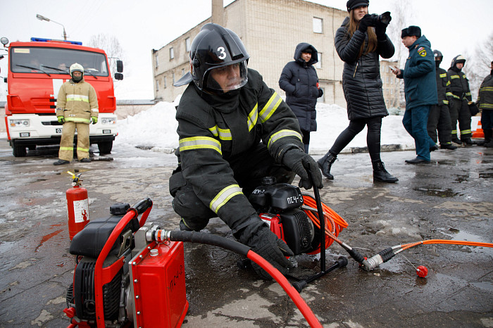В Туле прошли соревнования среди спасателей по ликвидации последствий ДТП