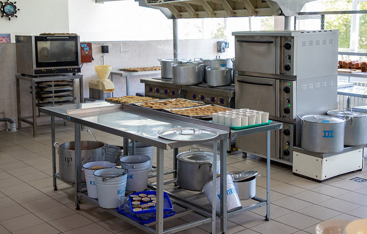 В одной из тульских школ прокуратура нашла просроченные продукты