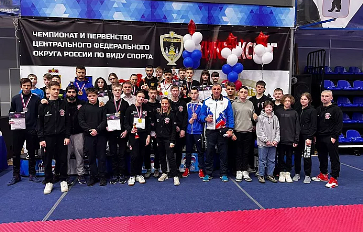 Тульские кикбоксеры завоевали 23 медали на чемпионате и первенстве ЦФО